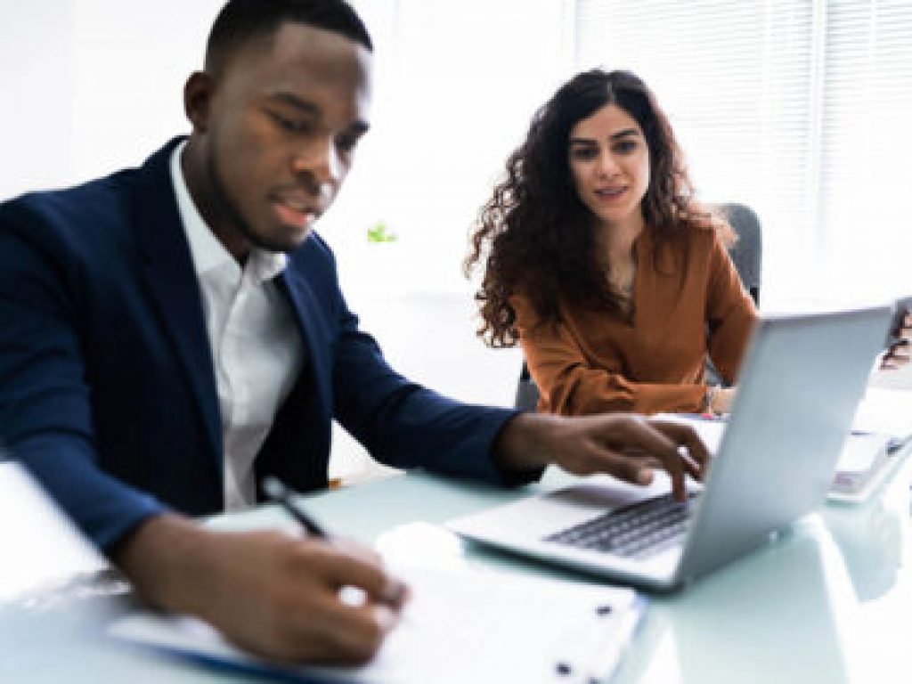 association audit_feature